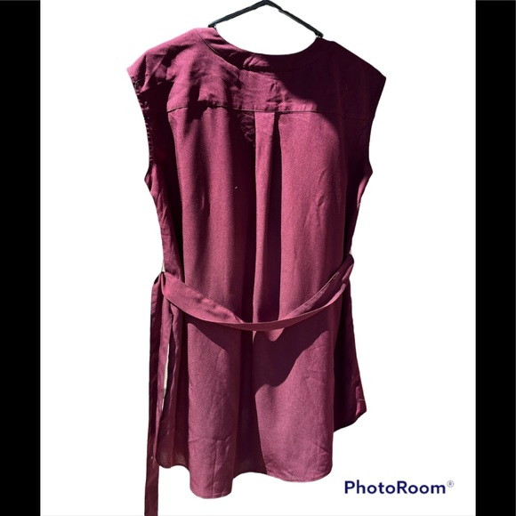Motherhood Maternity Burgundy Sleeveless Button Front Blouse NWT Sz Small - Picture 2 of 5